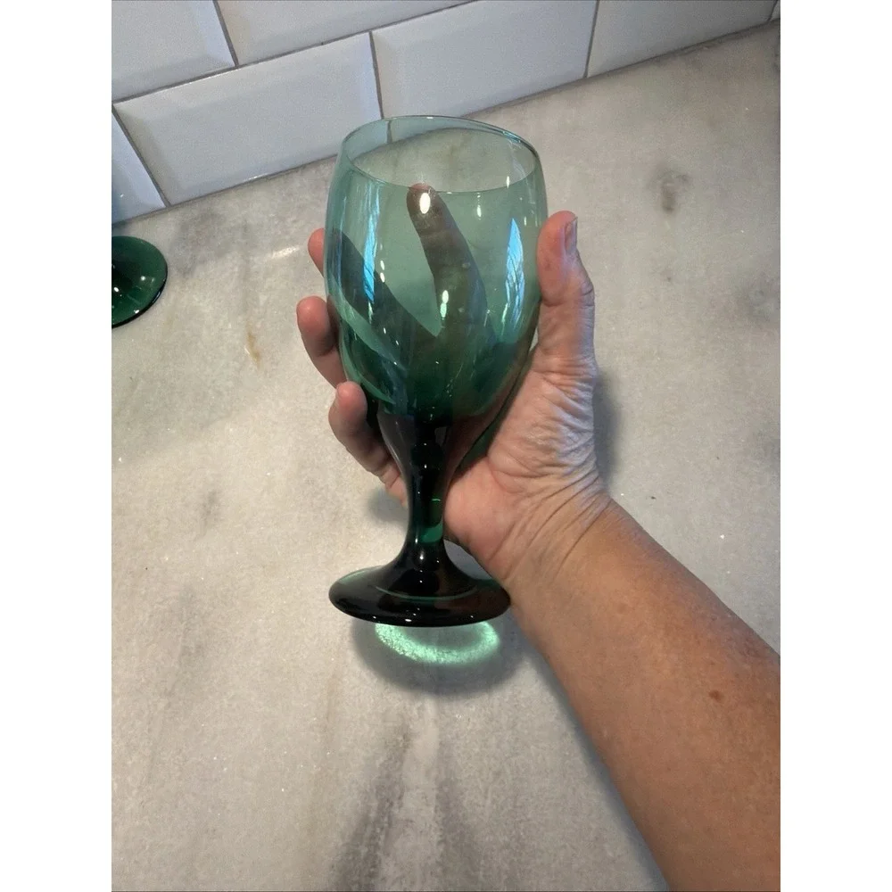 Set Of 4 Vintage LIBBEY Glass Juniper Green Wine Water Stemware GW994